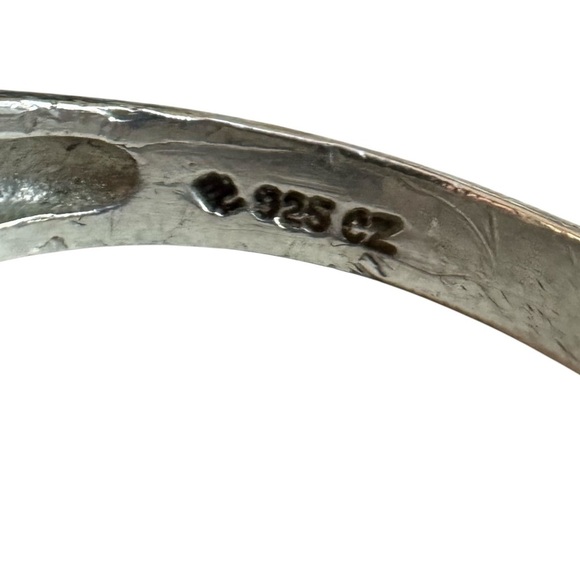 Vintage Sterling Silver Cubic Zirconia Ring (8.5) - Picture 15 of 15